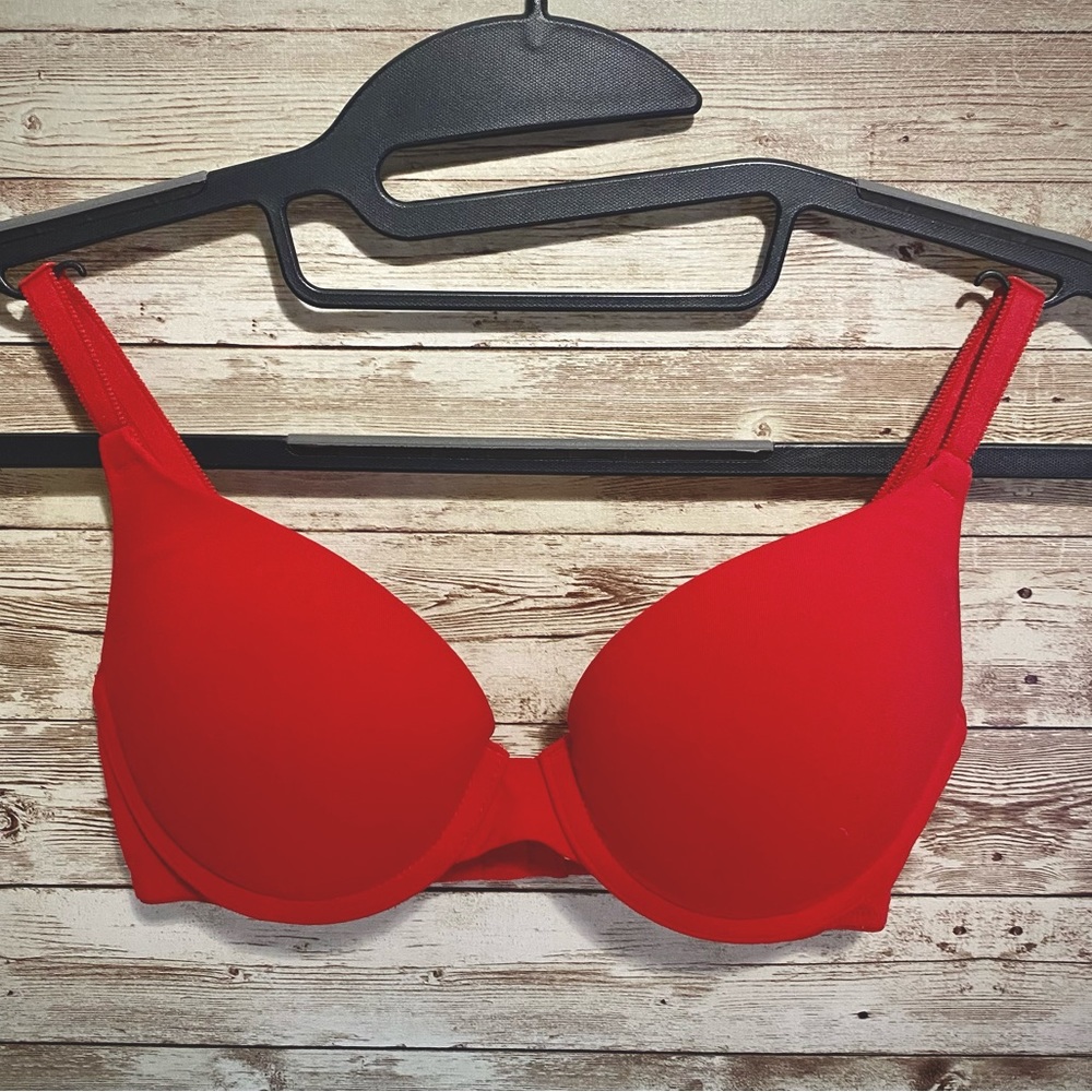 Victoria’s Secret Pink where anywhere red push up bra 32C